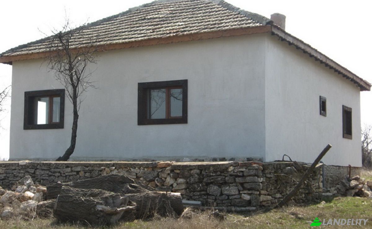 Single Family Home for Sale at bez ime, Alexander Stamboliyski, Aleksandar Stamboliyski, General Toshevo, Dobrich Province, Bulgaria. Photo 4