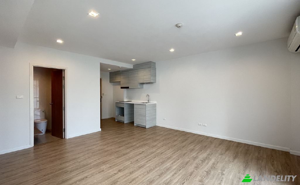 Apartment for Sale Pak Nam Pran, Pran Buri District, Prachuap Khiri Khan, Thailand, Prachuap Khiri Khan 77220. Photo 11