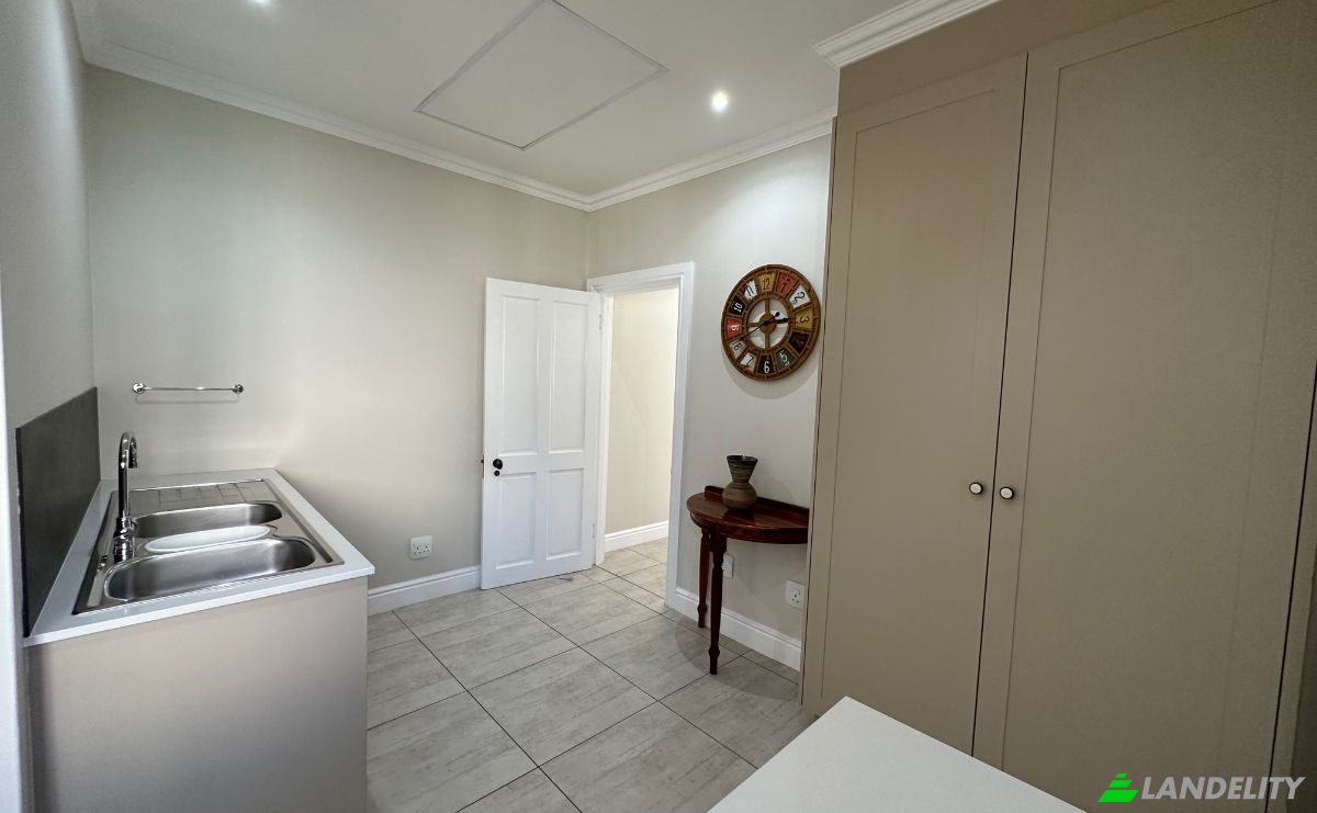 Single Family Home for Sale Wares Rd, Mill Park, Gqeberha, Nelson Mandela Bay Metropolitan Municipality, Eastern Cape, South Africa. Photo 6