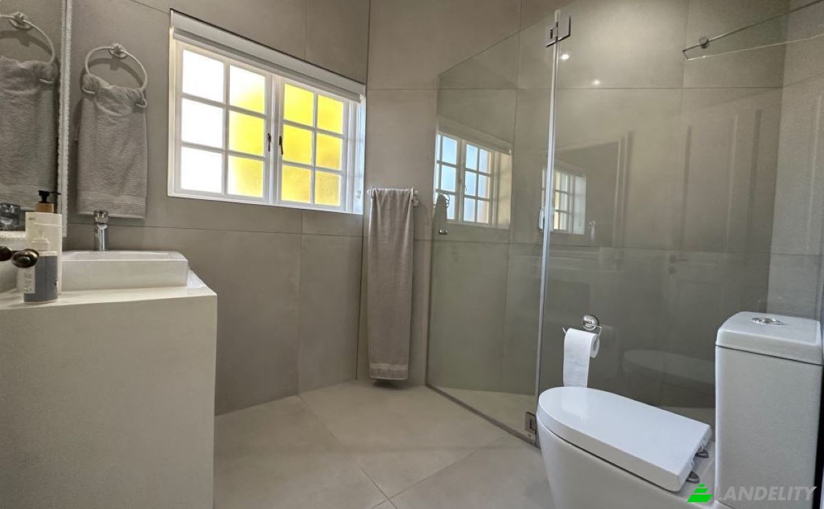 Single Family Home for Sale Wares Rd, Mill Park, Gqeberha, Nelson Mandela Bay Metropolitan Municipality, Eastern Cape, South Africa. Photo 13