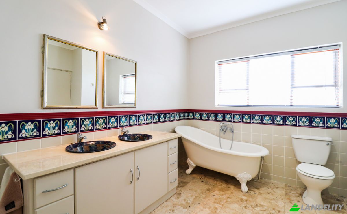 Single Family Home for Sale South Rd, Pringle Bay, Overberg District Municipality, Western Cape, South Africa. Photo 13