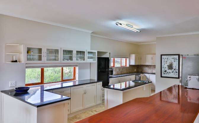 Single Family Home for Sale South Rd, Pringle Bay. Photo#5