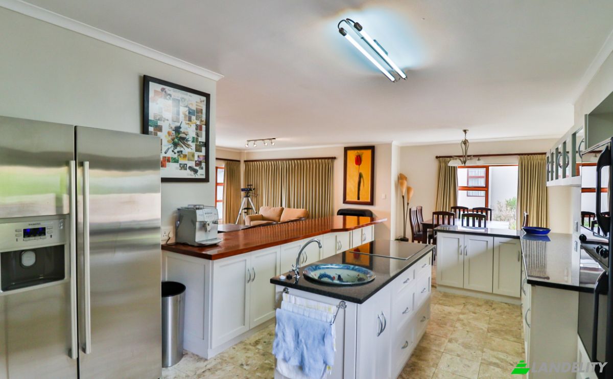 Single Family Home for Sale South Rd, Pringle Bay, Overberg District Municipality, Western Cape, South Africa. Photo 7