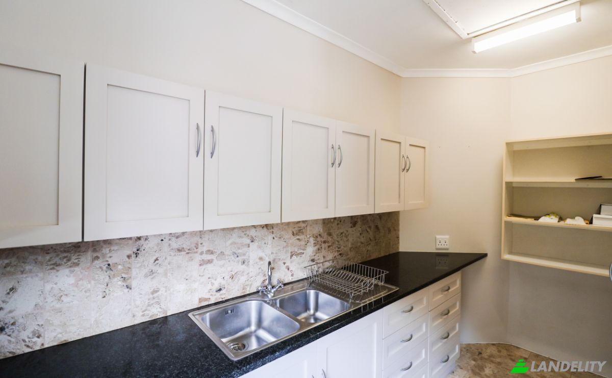 Single Family Home for Sale South Rd, Pringle Bay, Overberg District Municipality, Western Cape, South Africa. Photo 9