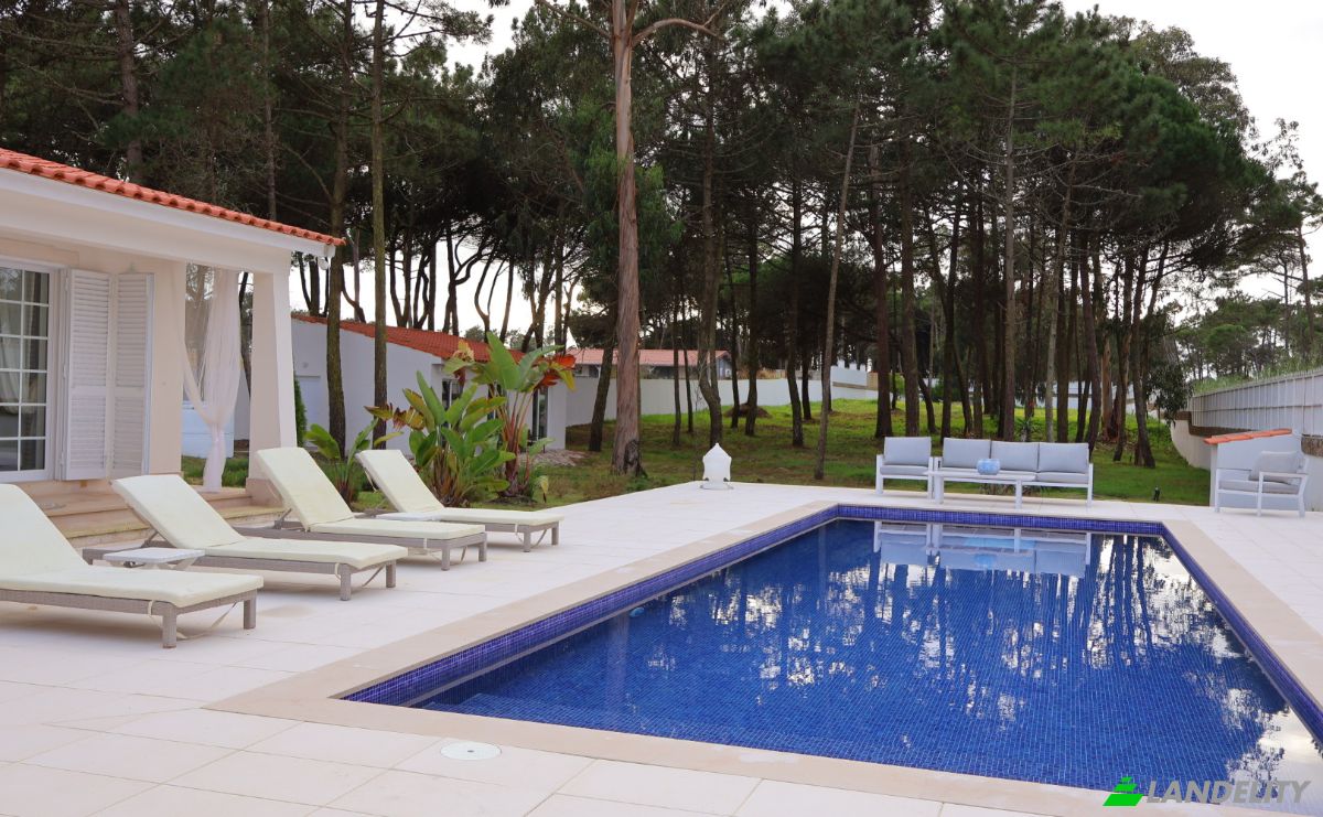 Single Family Home for Sale R do Pinhal, Colares, Sintra, Lisbon, Portugal. Photo 2