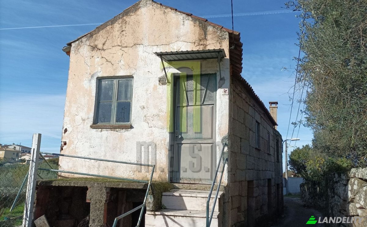 Single Family Home for Sale R das Flores, Oliveira do Hospital, Coimbra District, Portugal. Photo 3