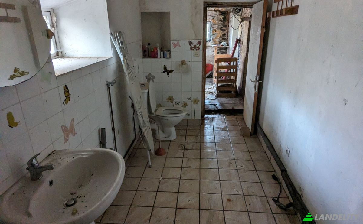 Single Family Home for Sale Chattemoue, 53250 Javron-les-Chapelles, Javron-les-Chapelles, Mayenne, Pays de la Loire, France. Photo 16