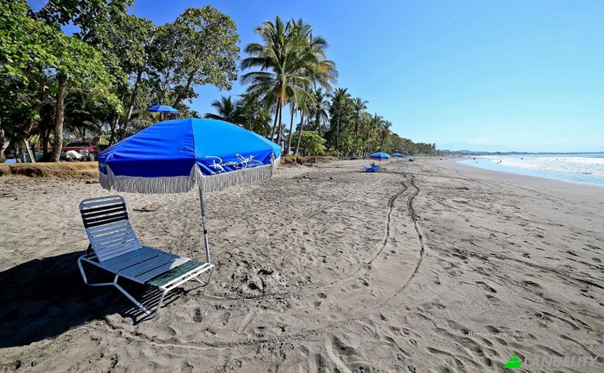 Hotel for Sale Frente a la playa, Esterillos Oeste, Parrita, Puntarenas Province, Costa Rica. Photo 3