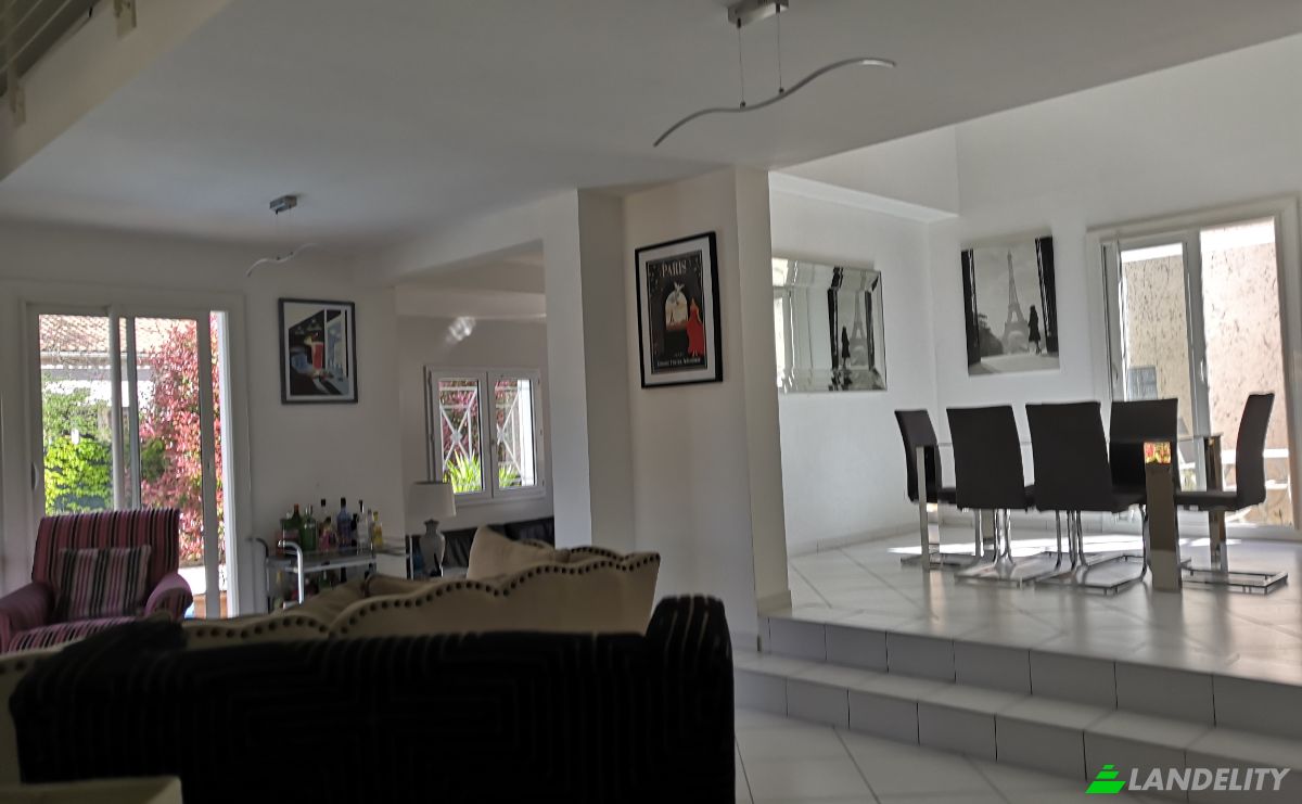 Single Family Home for Sale Rue du Chateau, 34830 Clapiers, Clapiers, Herault, Occitanie, France. Photo 2