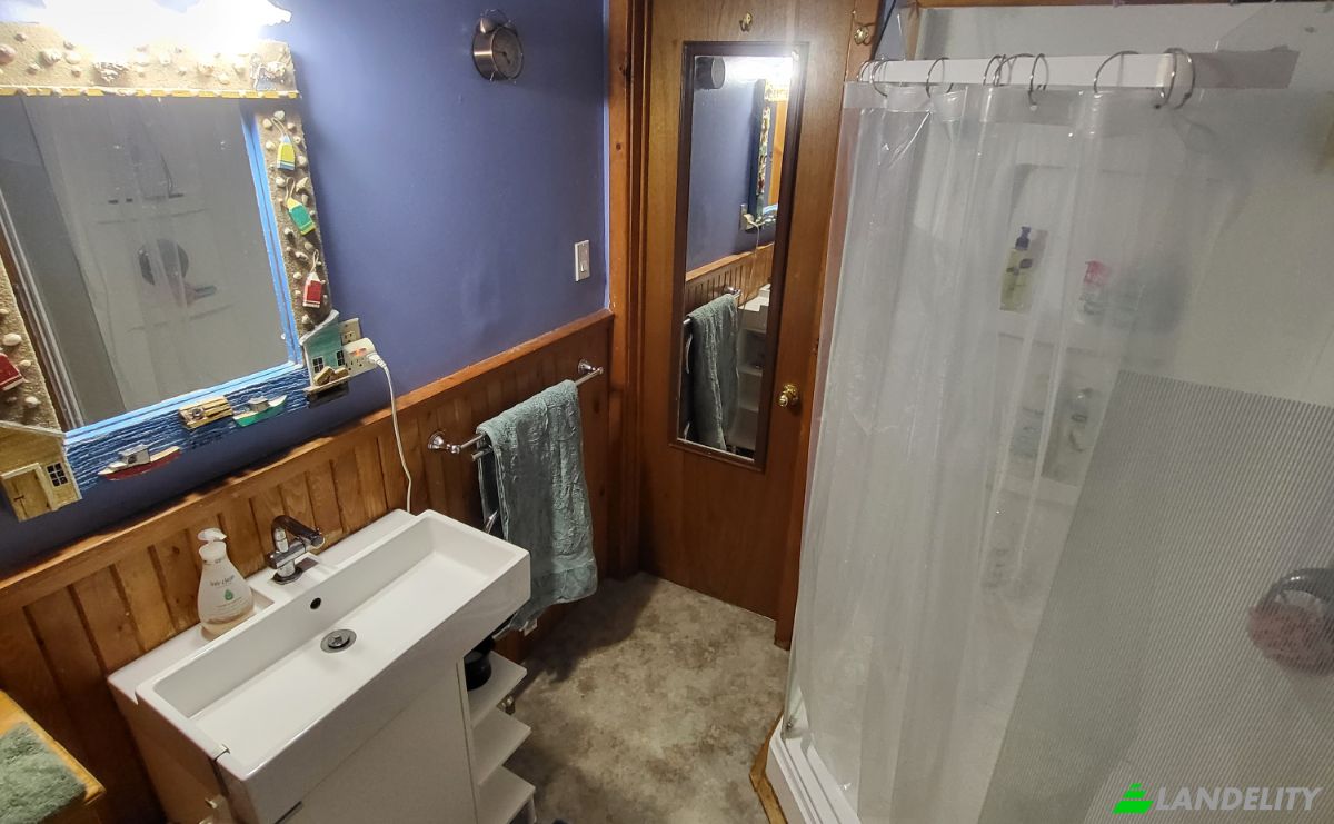 Single Family Home for Sale Bells Point Rd, Port Mouton, Region of Queens Municipality, Nova Scotia, Canada. Photo 4