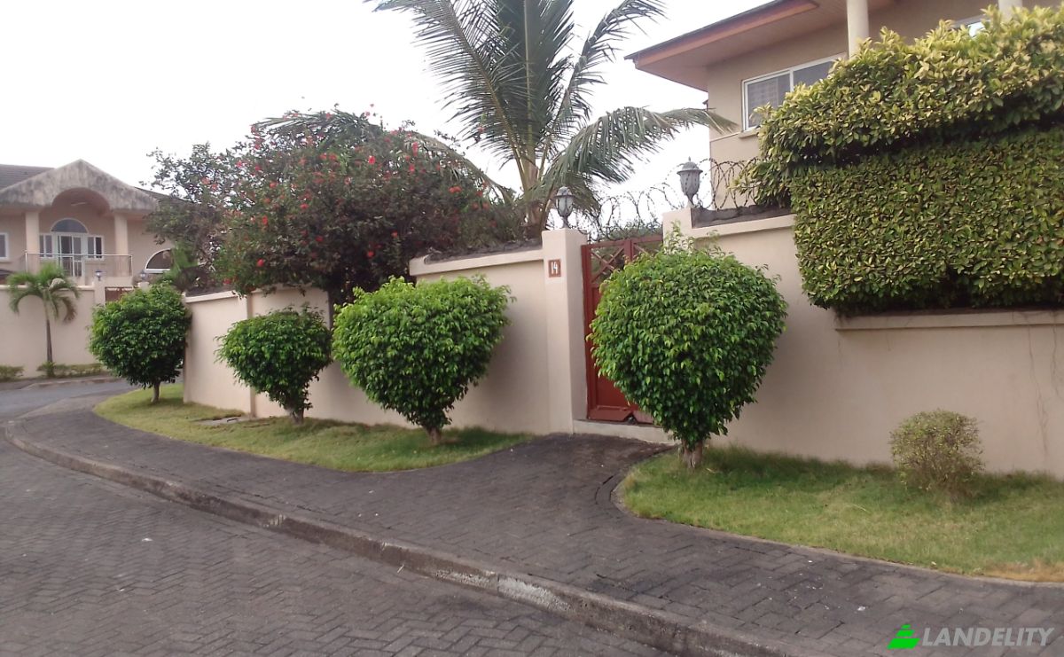 Single Family Home for Sale Goderich Road, Freetown, Funkia, Western Area Urban, Western Area, Sierra Leone. Photo 2