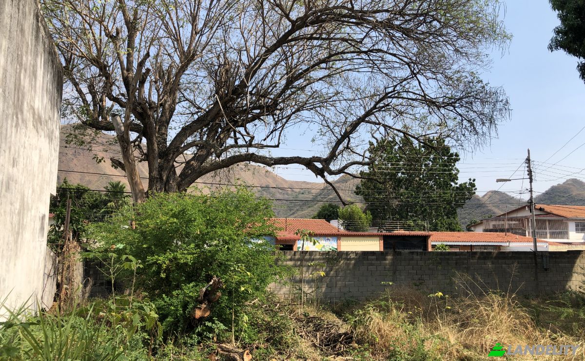 Land Lot for Sale Maracay, Girardot, Aragua, Venezuela. Photo 9