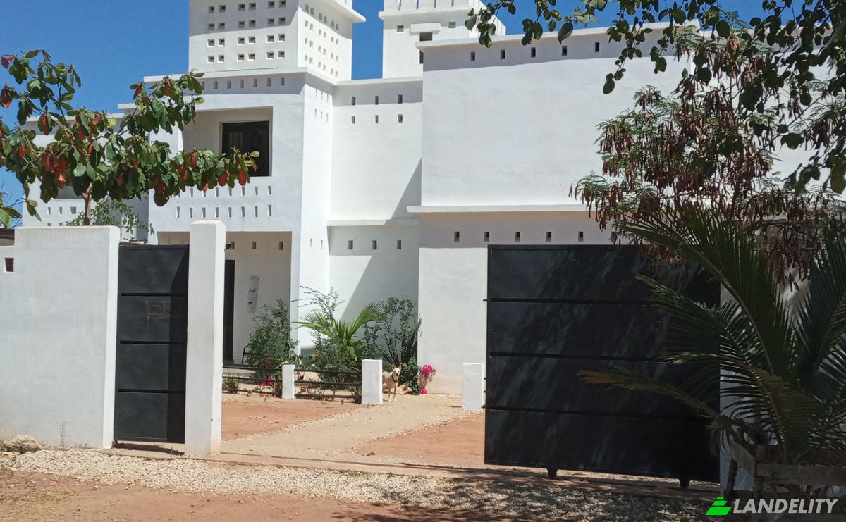 Single Family Home for Sale Mahajanga, Mahajanga I, Boeny, Madagascar. Photo 1