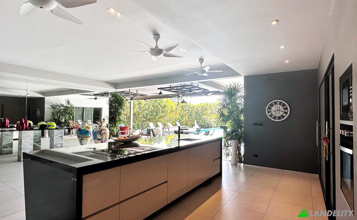 Casa de una sola familia en venta Soi Kokyang, Tambon Rawai, Amphoe Mueang Phuket, Chang Wat Phuket 83100, Rawai, Mueang Phuket District, Phuket, Thailand. Foto 2