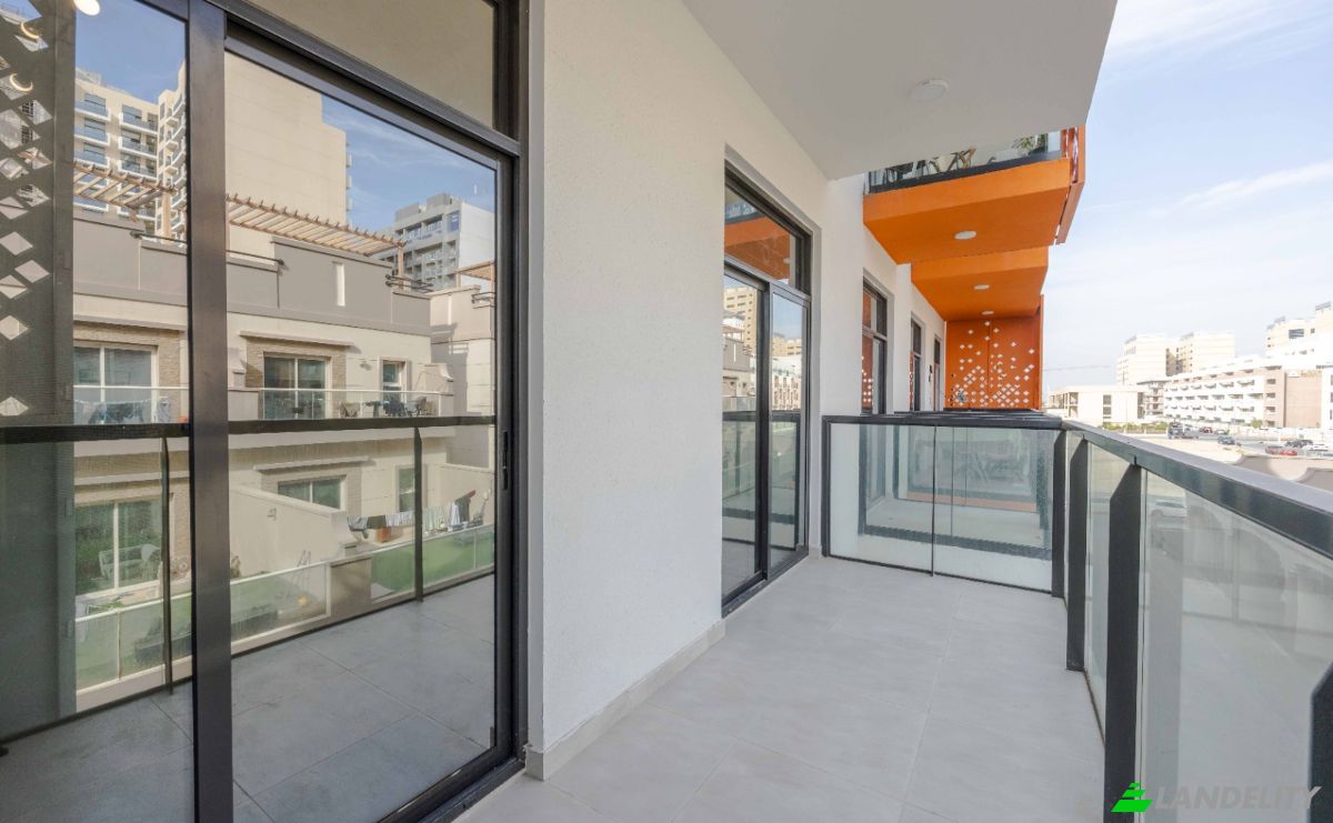 Apartment for Sale Dubai, Jumeirah Village, United Arab Emirates. Photo 3