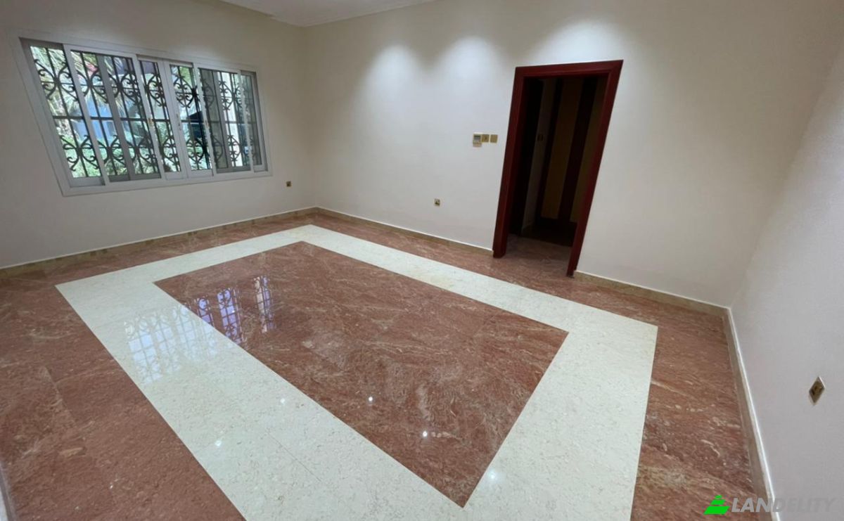 Single Family Home for Sale Emirates Hills, Dubai, United Arab Emirates. Photo 10