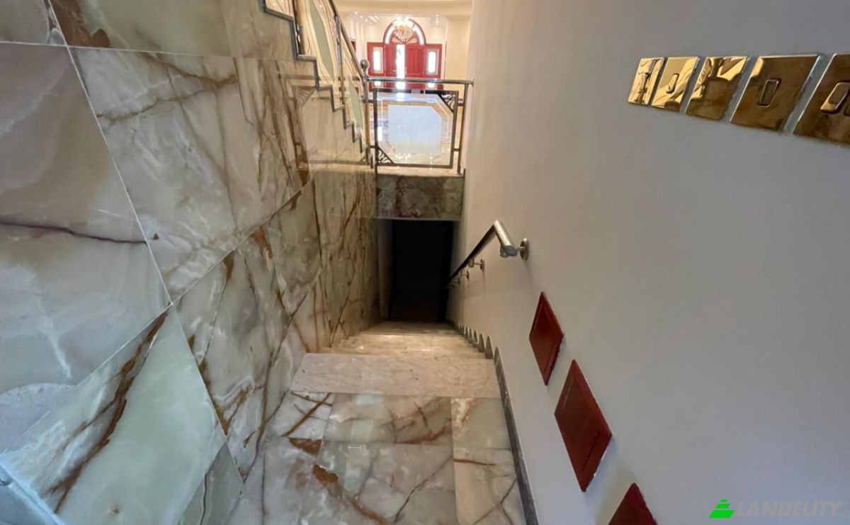 Single Family Home for Sale Emirates Hills, Dubai, United Arab Emirates. Photo 6