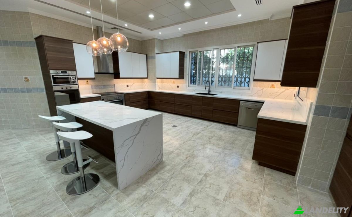 Single Family Home for Sale Emirates Hills, Dubai, United Arab Emirates. Photo 8