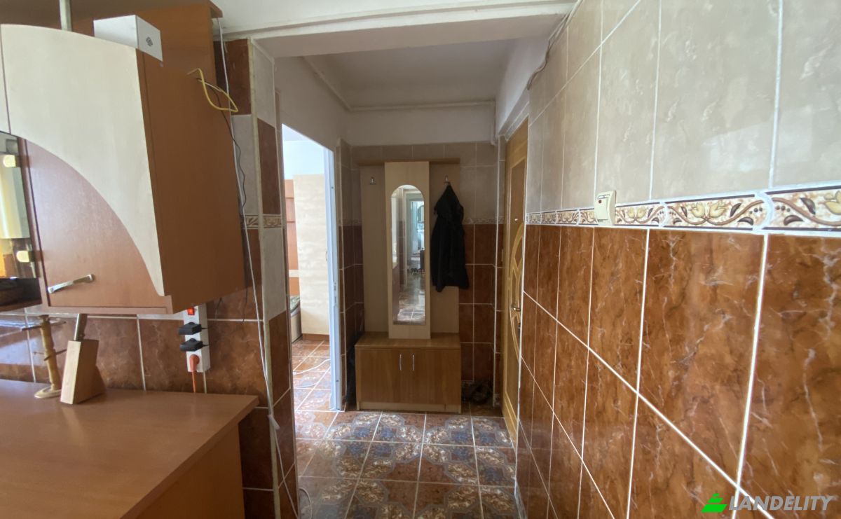 Apartment for Sale Strada Dinu Lipatti, Targoviste 137431, Targoviste, Dambovita, Romania. Photo 2