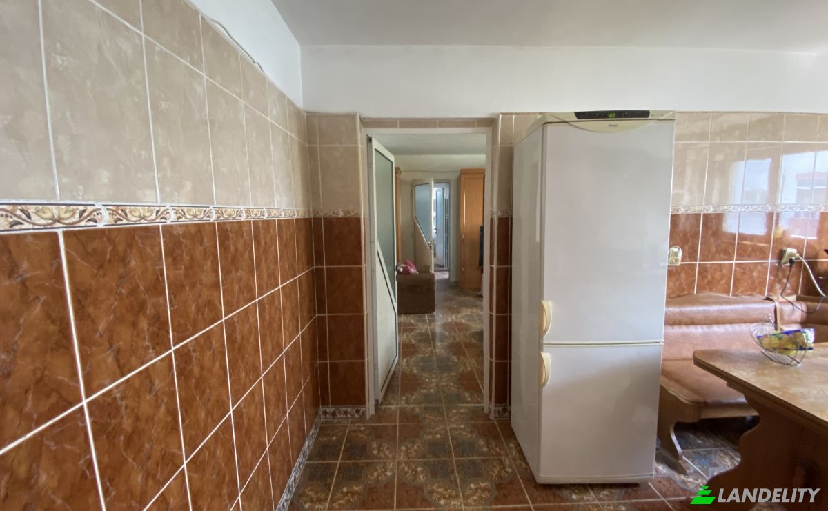 Apartment for Sale Strada Dinu Lipatti, Targoviste 137431, Targoviste, Dambovita, Romania. Photo 6