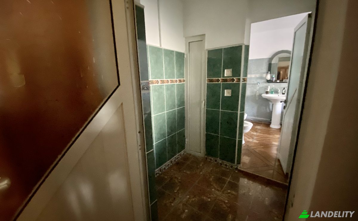 Apartment for Sale Strada Dinu Lipatti, Targoviste 137431, Targoviste, Dambovita, Romania. Photo 8