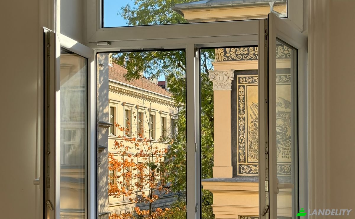 Apartment for Sale Studencka, Krakow, Lesser Poland Voivodeship, Poland. Photo 2