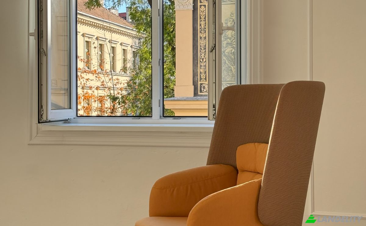 Apartment for Sale Studencka, Krakow, Lesser Poland Voivodeship, Poland. Photo 3