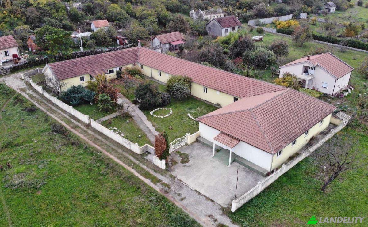 Bed and Breakfast for Sale Velje Brdo, Grbe, Grbe I, Danilovgrad Municipality, Montenegro. Photo 1