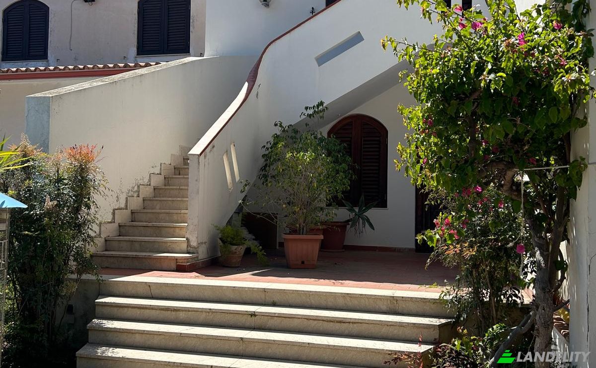 Villa for Rent Via Addolorata, 98057 Milazzo ME, Milazzo, Metropolitan City of Messina, Sicily, Italy. Photo 2