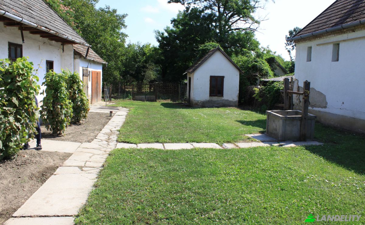 Single Family Home for Sale Lajoskomarom, Enying District, Fejer, Hungary, Rakoczi u. Photo 1