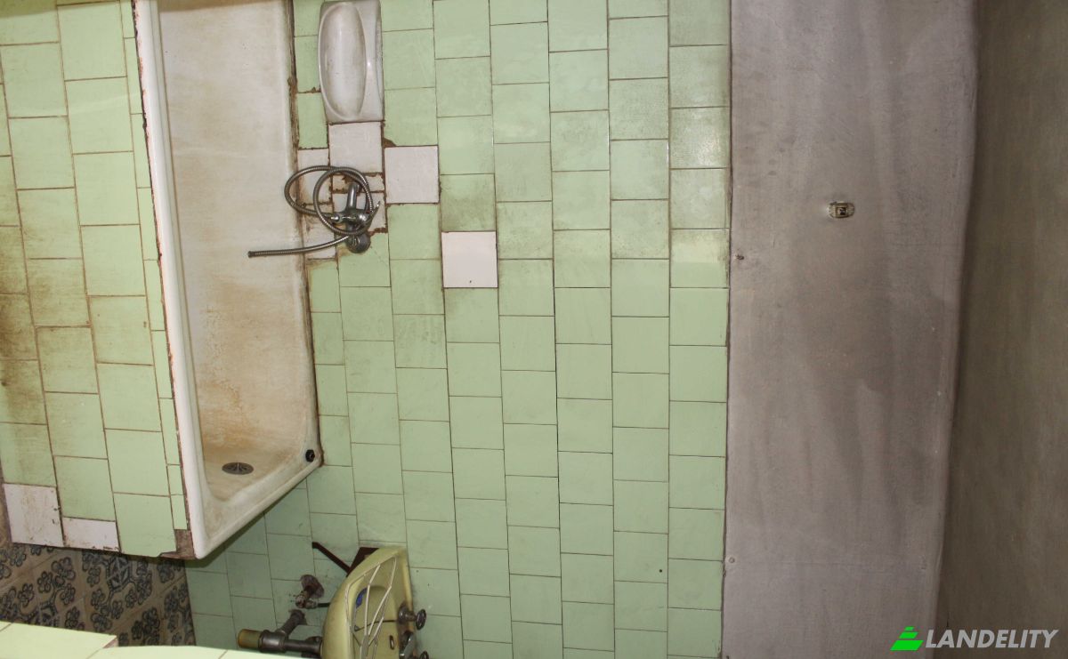 Single Family Home for Sale Lajoskomarom, Enying District, Fejer, Hungary, Rakoczi u. Photo 3