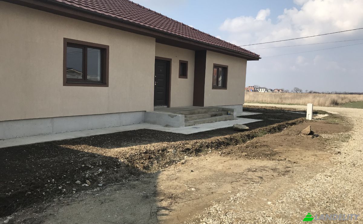 Single Family Home for Sale Leonardo Da Vinci, Nojorid, Bihor County, Romania. Photo 6