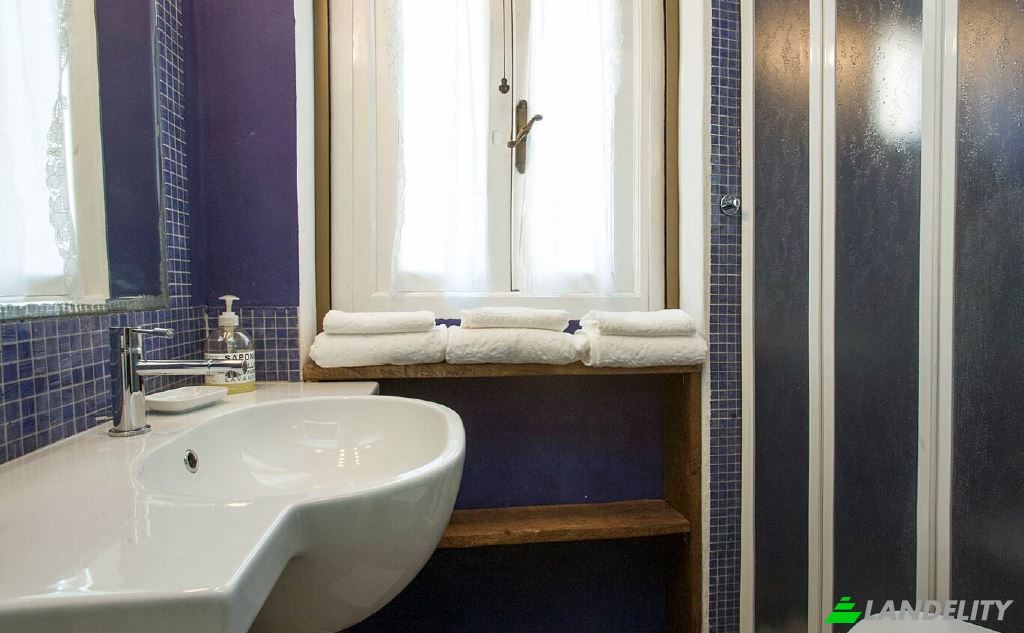 Apartment for Sale Via Maffia, 50125 Firenze FI, Florence, Metropolitan City of Florence, Tuscany, Italy. Photo 3