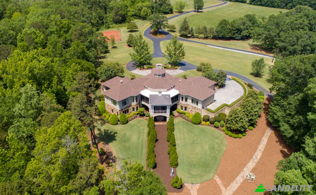 Casa de una sola familia en venta Hudgins Lake Rd, Townville, Anderson County, South Carolina, United States, SC 29689, USA. Foto 1