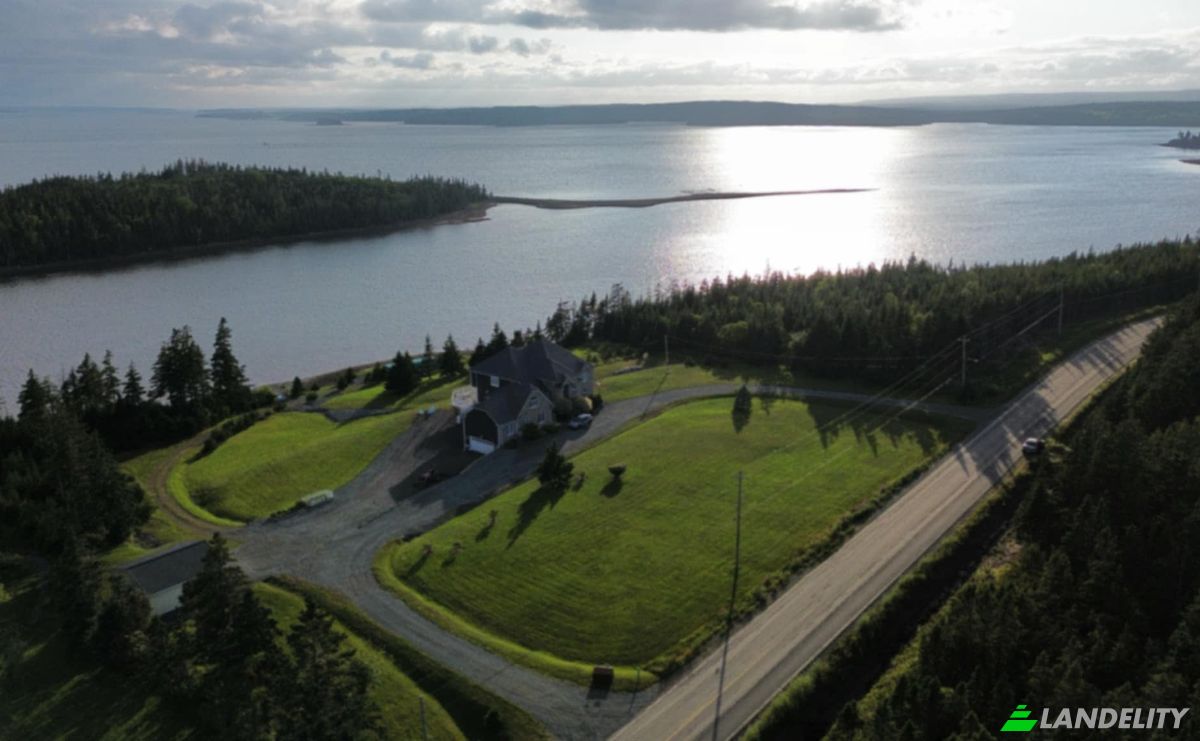 Villa for Sale 256 NS-247, St Peters, NS B0E 3B0, Saint Peters, Richmond County, Nova Scotia, Canada. Photo 3