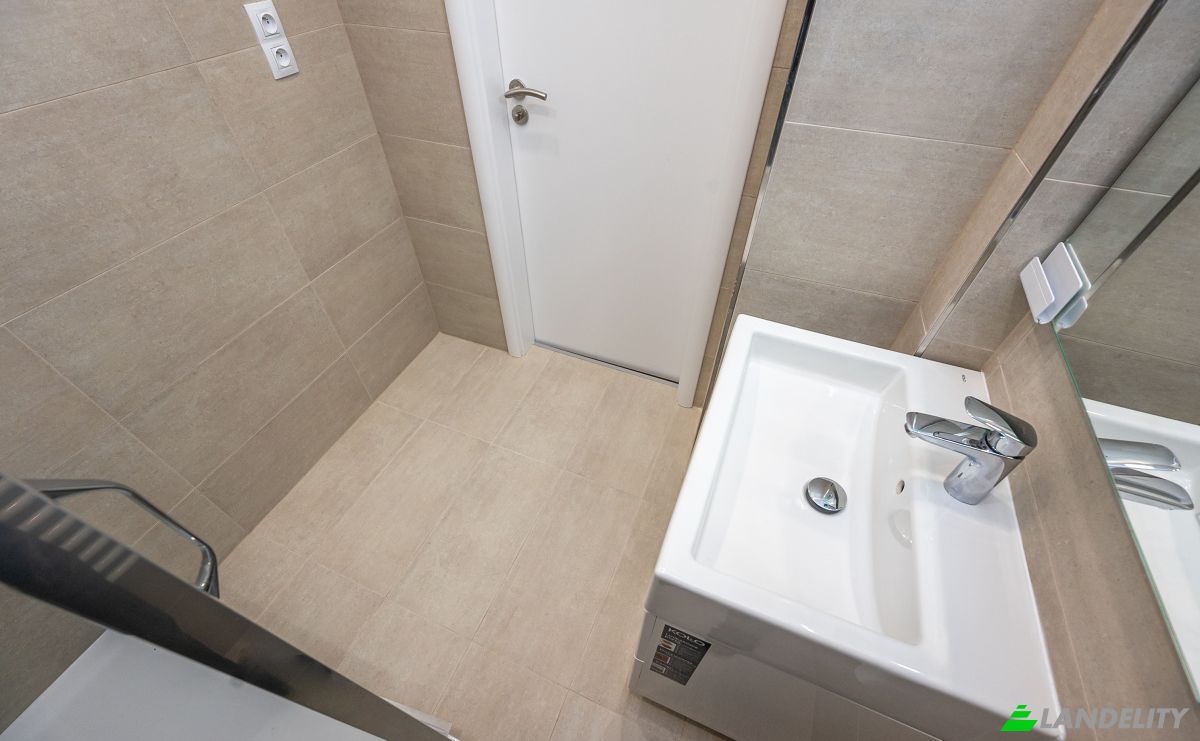 Apartment for Sale Strazni, Praha Zizkov, Prague, Hlavni mesto Praha, Czechia. Photo 12