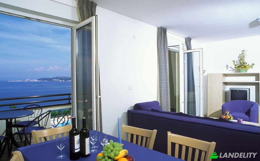 Apartment for Sale Riva zapad, 52475, Crveni Vrh, Grad Umag, Istria County, Croatia. Photo 3