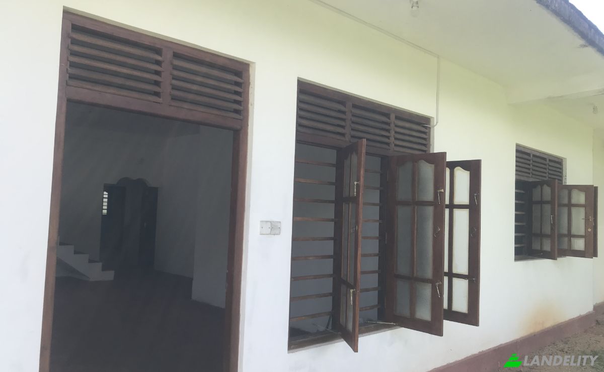 Edificio comercial en venta Baddegama Rd, Hikkaduwa 80244, Hikkaduwa, Galle, Southern Province, Sri Lanka. Foto 1