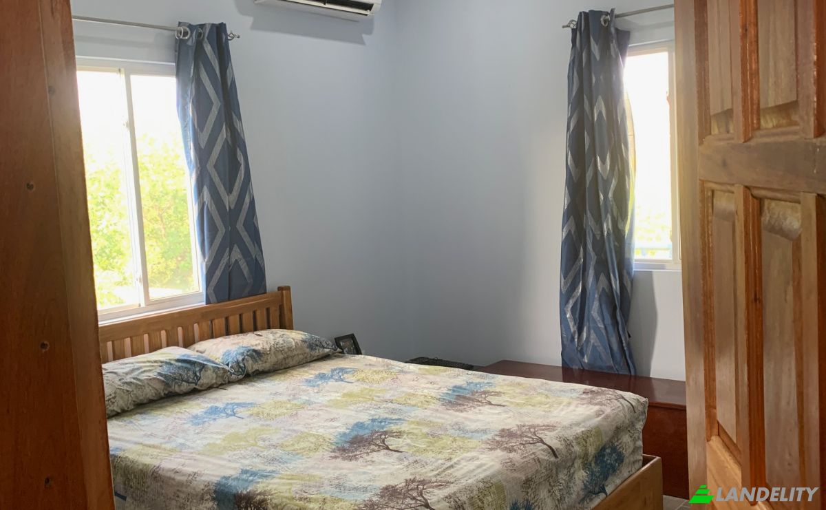 Single Family Home for Sale Sinsonte Road, Caye Caulker, Bottlenose Dolphin Street, Belize. Photo 3