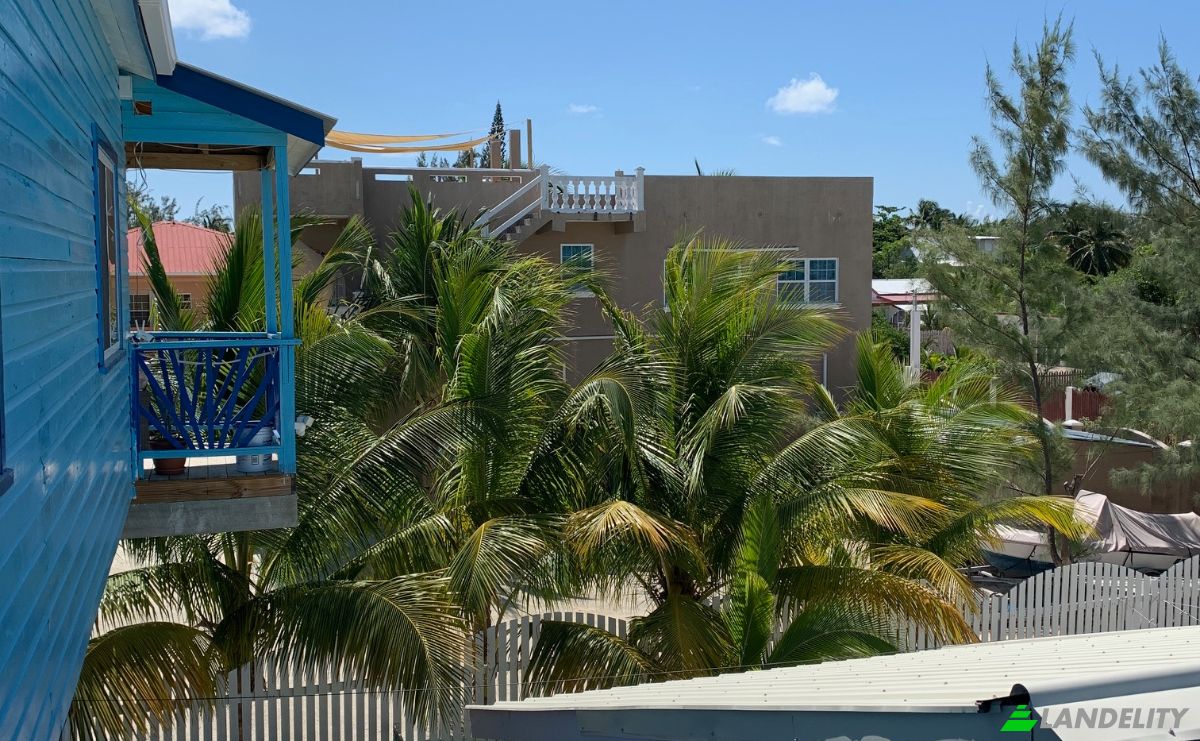 Single Family Home for Sale Sinsonte Road, Caye Caulker, Bottlenose Dolphin Street, Belize. Photo 5