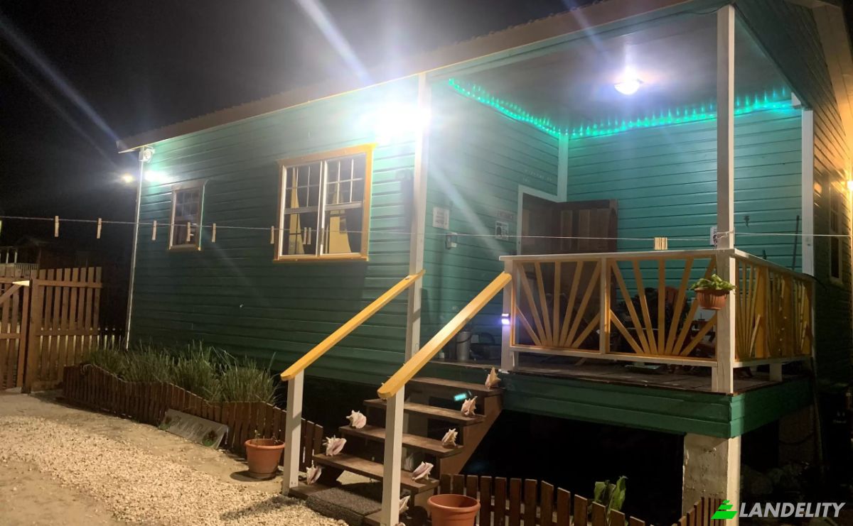 Single Family Home for Sale Sinsonte Road, Caye Caulker, Bottlenose Dolphin Street, Belize. Photo 8