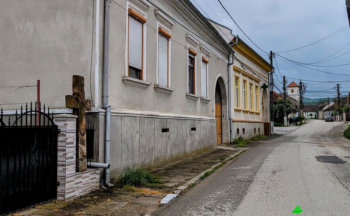 Single Family Home for Sale Strada Muntele Gaina, Baia de Cris 337005, Baia de Cris, Hunedoara, Romania. Photo 2