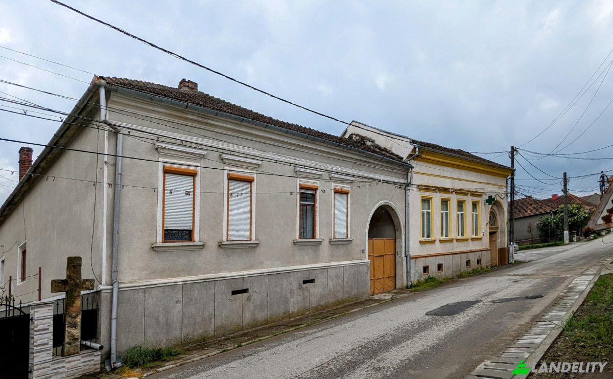 Single Family Home for Sale Strada Muntele Gaina, Baia de Cris 337005, Baia de Cris, Hunedoara, Romania. Photo 1