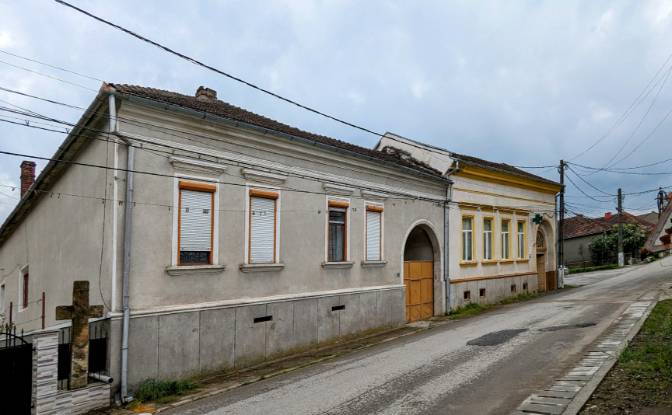 Casa unifamiliar à venda - Baia de Cris, Romania