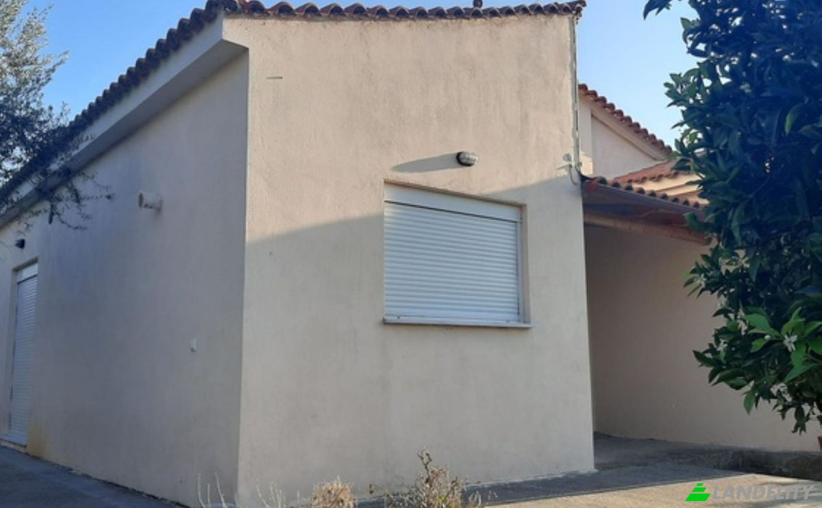Single Family Home for Sale Glyfada, Central Greece, Decentralized Administration of Thessaly and Central Greece, Greece. Photo 3