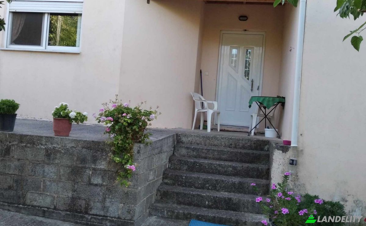 Single Family Home for Sale Glyfada, Central Greece, Decentralized Administration of Thessaly and Central Greece, Greece. Photo 6