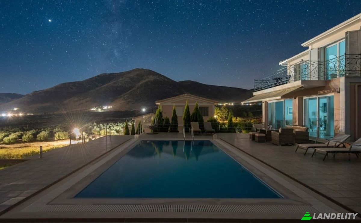 Single Family Home for Sale Galaxidi, Central Greece, Decentralized Administration of Thessaly and Central Greece, Greece. Photo 4