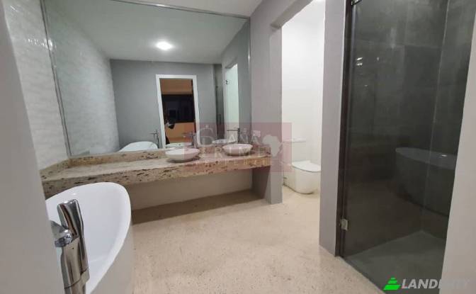 Casa de una sola familia en venta Accra. Foto#2