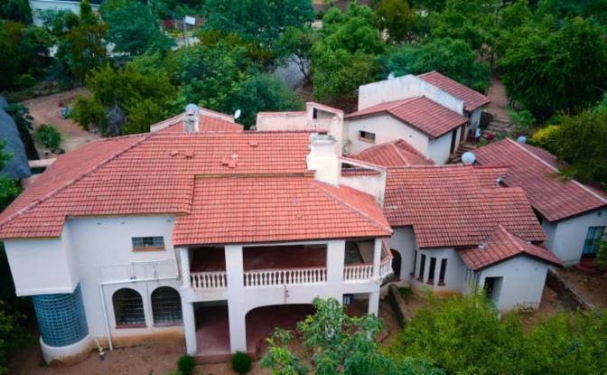 Bed and Breakfast for Sale 847 Mica Dr, Kariba. Photo#3