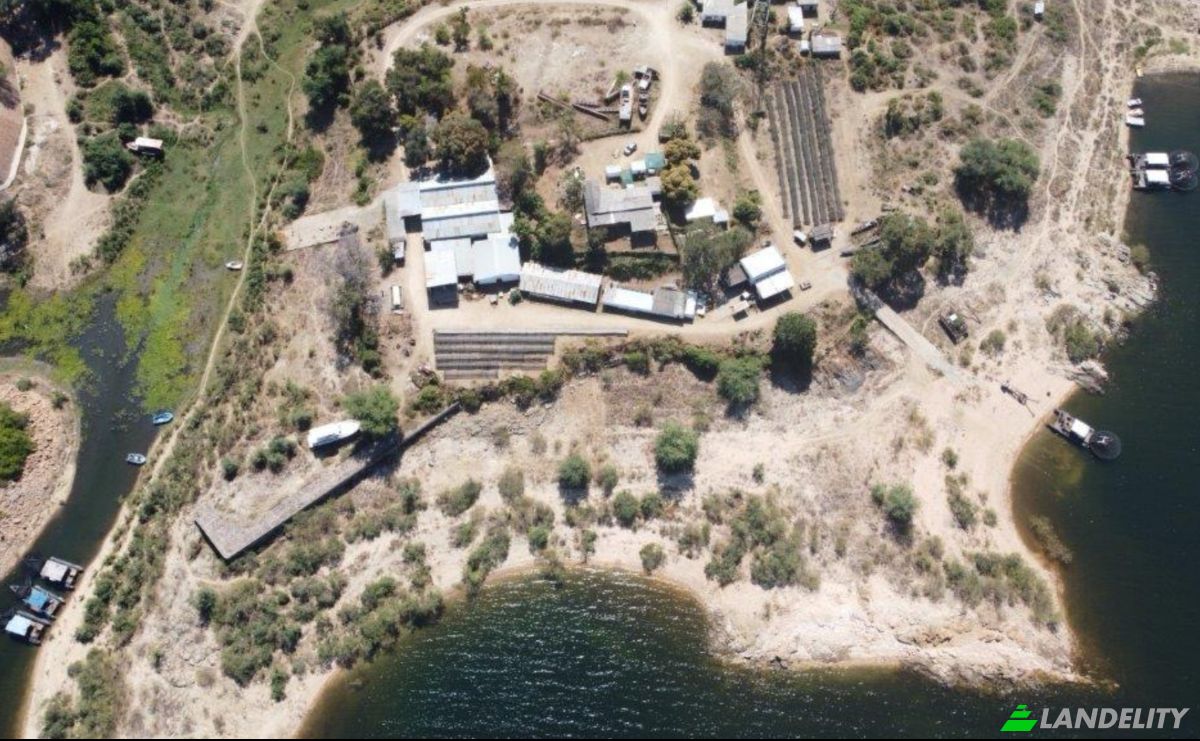 Resort for Sale Buffalo Dr, Kariba, Mashonaland West Province, Zimbabwe. Photo 1